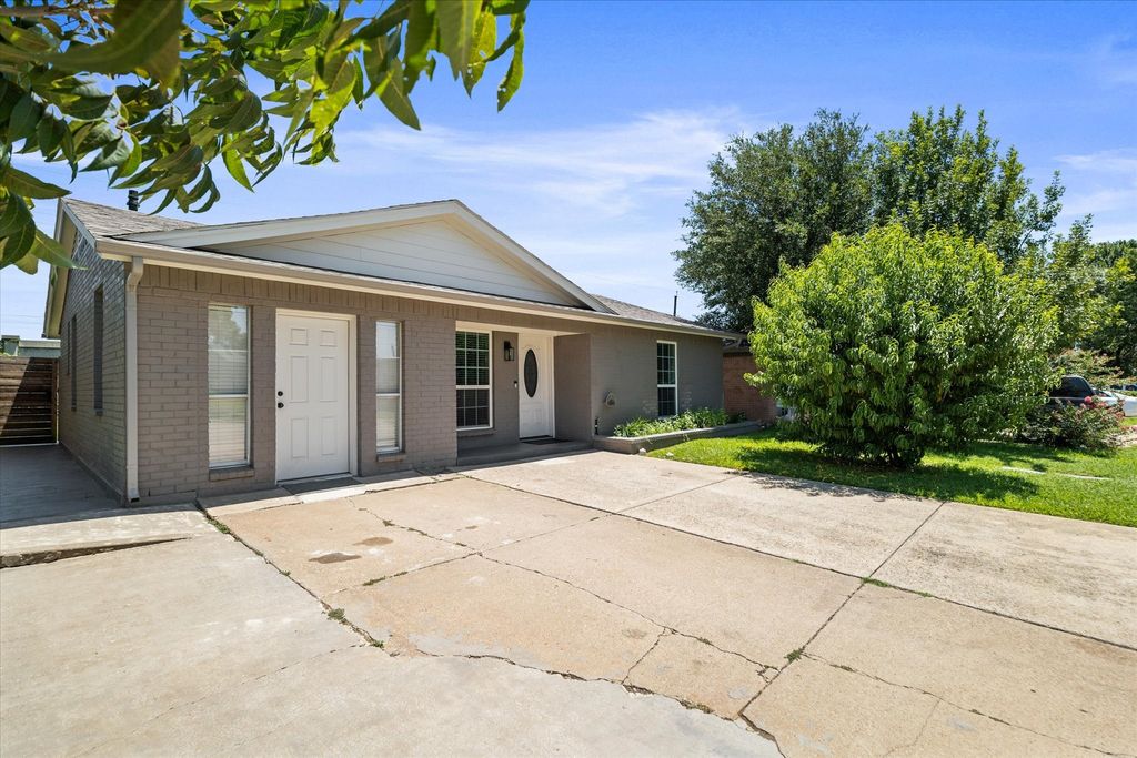 507 Parker Circle, Garland, TX 75040