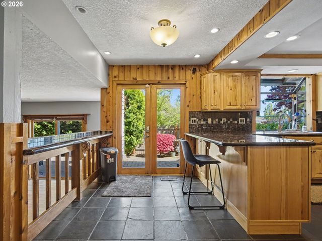 542 Ne 14TH Ave, Hillsboro, OR 97124