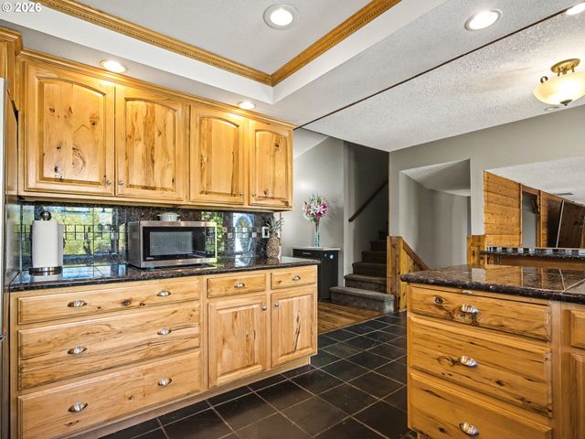 542 Ne 14TH Ave, Hillsboro, OR 97124