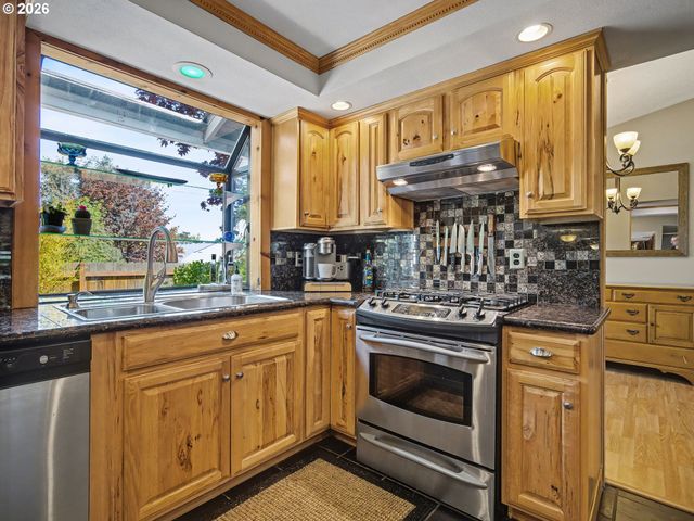 542 Ne 14TH Ave, Hillsboro, OR 97124