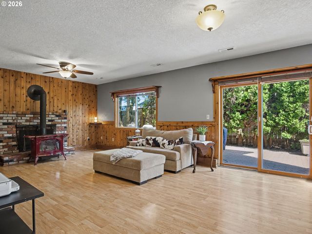 542 Ne 14TH Ave, Hillsboro, OR 97124