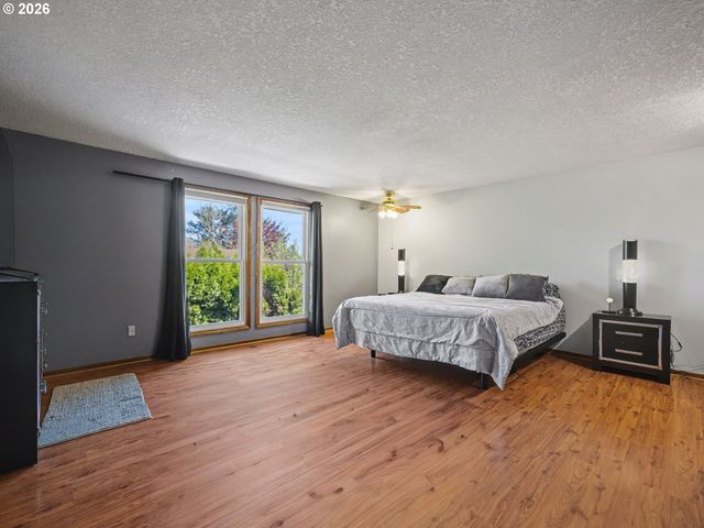 542 Ne 14TH Ave, Hillsboro, OR 97124