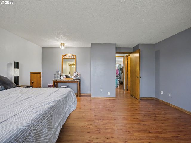 542 Ne 14TH Ave, Hillsboro, OR 97124