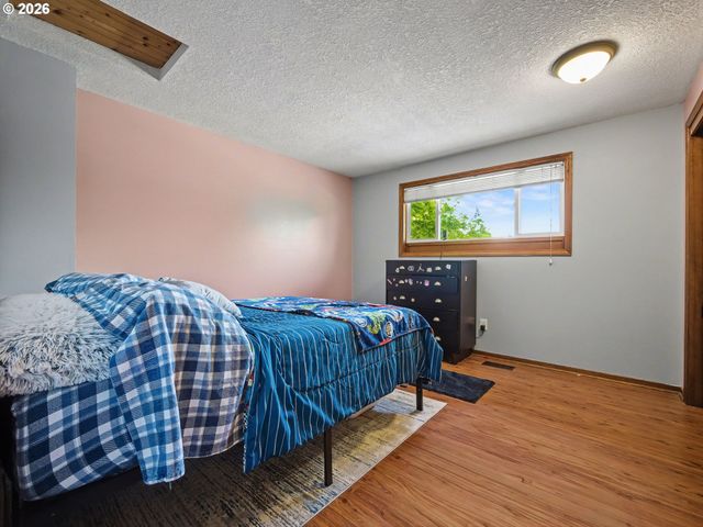 542 Ne 14TH Ave, Hillsboro, OR 97124