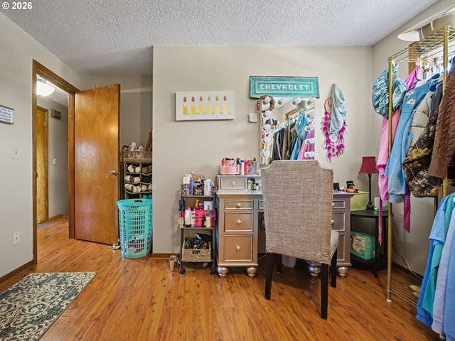 542 Ne 14TH Ave, Hillsboro, OR 97124