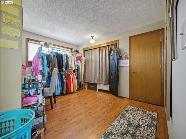 542 Ne 14TH Ave, Hillsboro, OR 97124