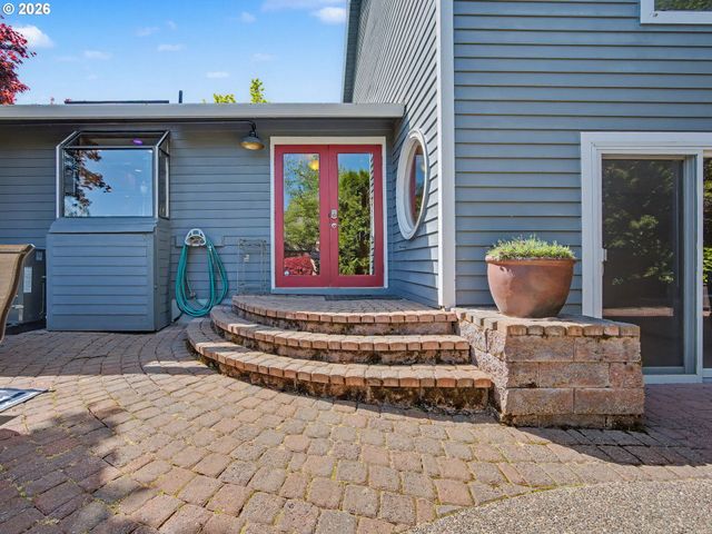 542 Ne 14TH Ave, Hillsboro, OR 97124