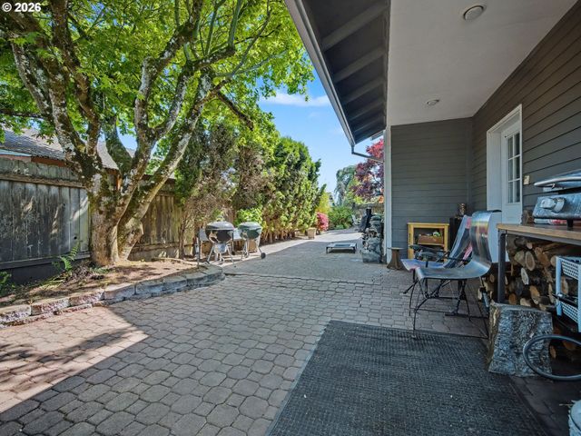 542 Ne 14TH Ave, Hillsboro, OR 97124