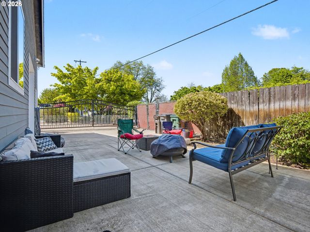 542 Ne 14TH Ave, Hillsboro, OR 97124