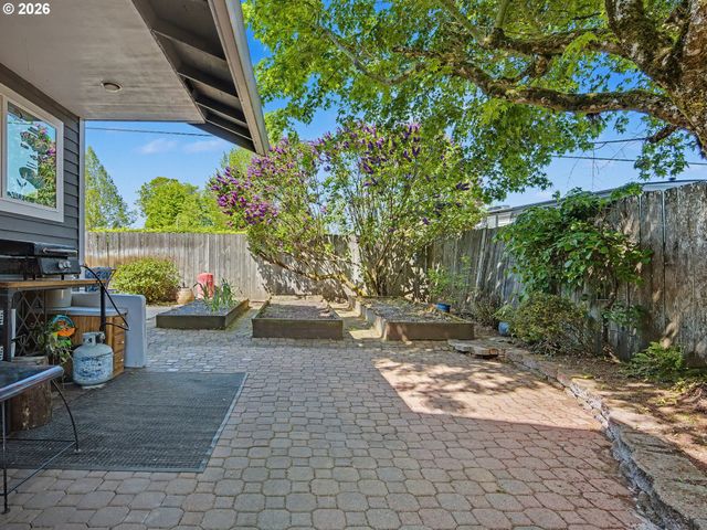 542 Ne 14TH Ave, Hillsboro, OR 97124