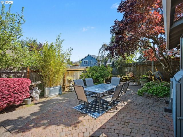 542 Ne 14TH Ave, Hillsboro, OR 97124