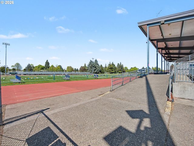 542 Ne 14TH Ave, Hillsboro, OR 97124