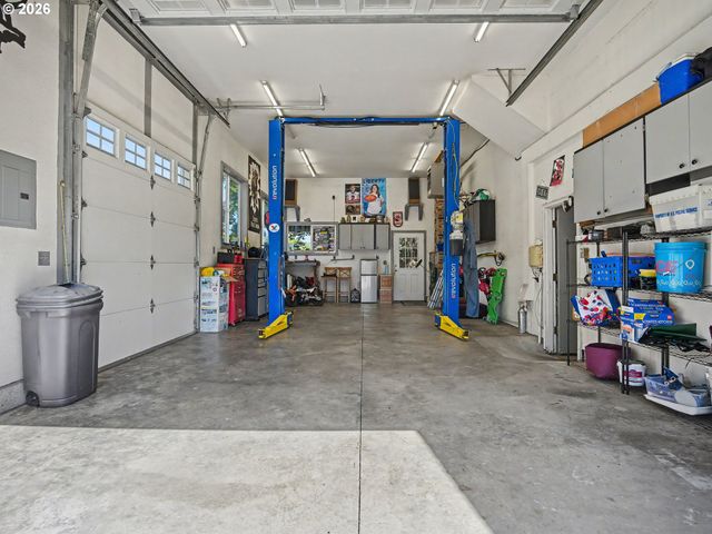 542 Ne 14TH Ave, Hillsboro, OR 97124