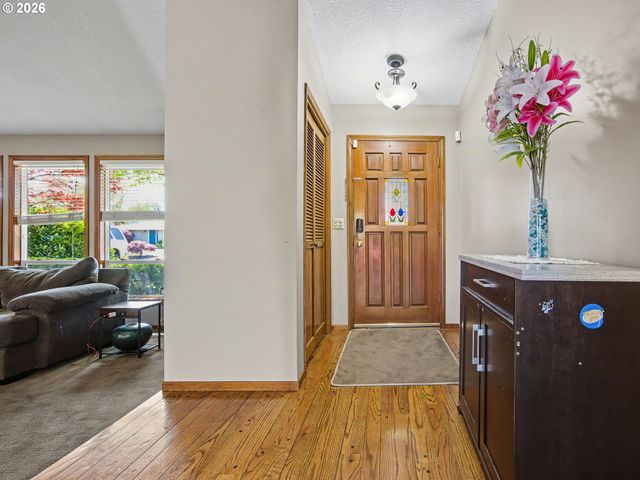 542 Ne 14TH Ave, Hillsboro, OR 97124