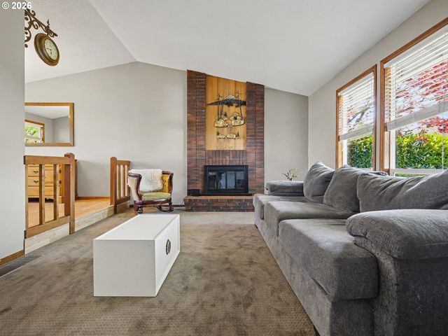 542 Ne 14TH Ave, Hillsboro, OR 97124