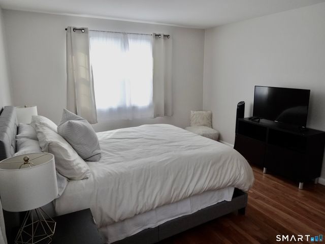 245 Unquowa Road APT 57, Fairfield, CT 06824