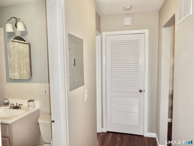 245 Unquowa Road APT 57, Fairfield, CT 06824