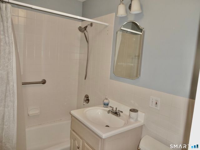 245 Unquowa Road APT 57, Fairfield, CT 06824