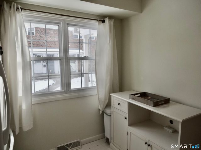 245 Unquowa Road APT 57, Fairfield, CT 06824