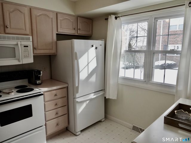 245 Unquowa Road APT 57, Fairfield, CT 06824