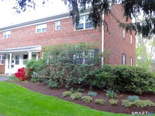 245 Unquowa Road APT 57, Fairfield, CT 06824