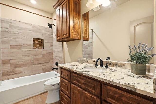 265 Delatorre Street, Trenton, TX 75490