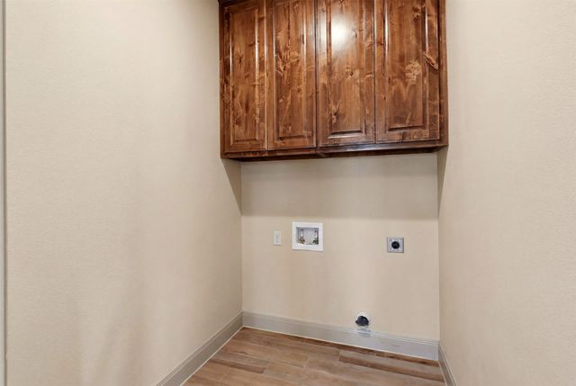 265 Delatorre Street, Trenton, TX 75490