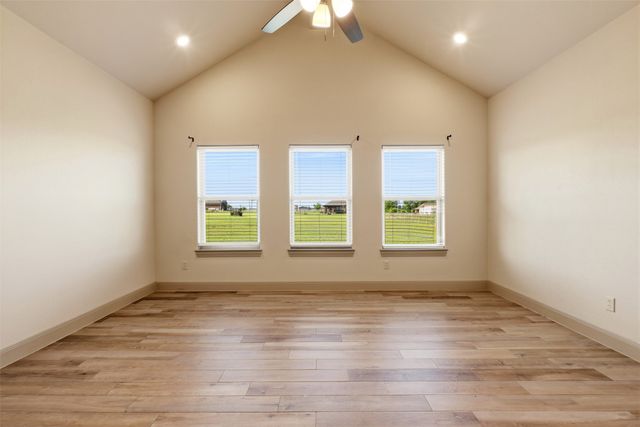 265 Delatorre Street, Trenton, TX 75490