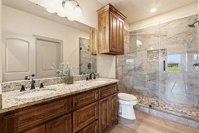 265 Delatorre Street, Trenton, TX 75490
