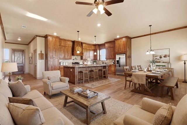 265 Delatorre Street, Trenton, TX 75490