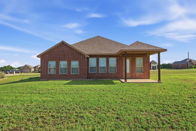 265 Delatorre Street, Trenton, TX 75490