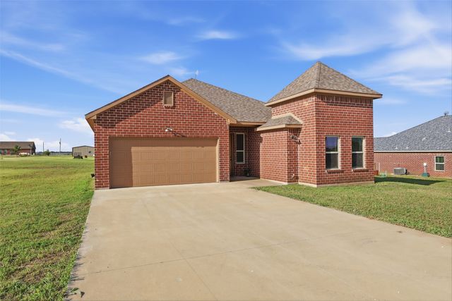 265 Delatorre Street, Trenton, TX 75490