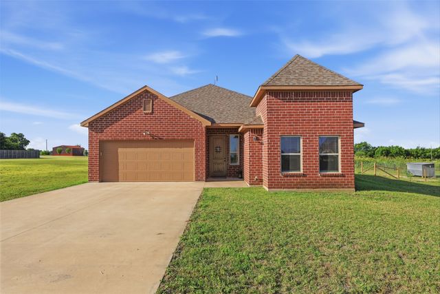 265 Delatorre Street, Trenton, TX 75490