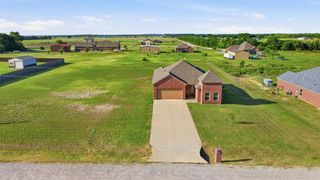 265 Delatorre Street, Trenton, TX 75490