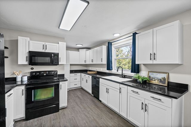 1815 Palamino Dr, Clarksville, TN 37042