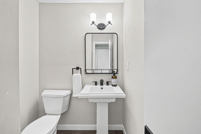 1815 Palamino Dr, Clarksville, TN 37042