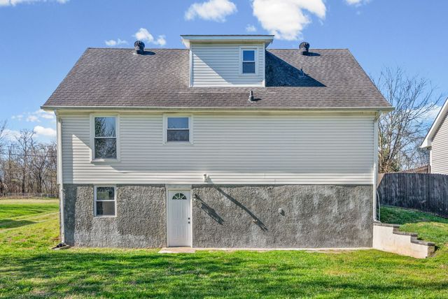 1815 Palamino Dr, Clarksville, TN 37042