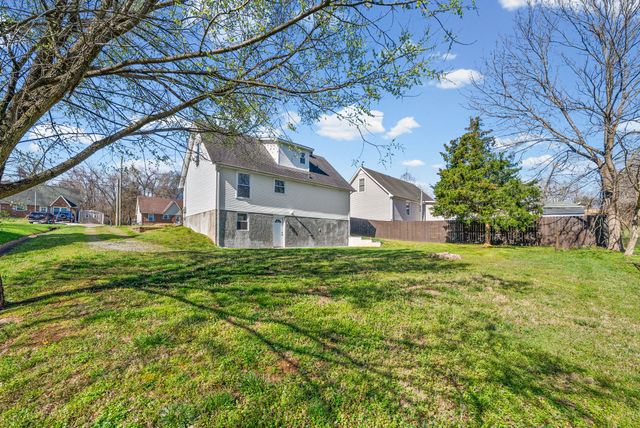 1815 Palamino Dr, Clarksville, TN 37042