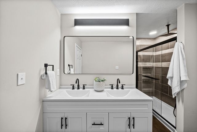 1815 Palamino Dr, Clarksville, TN 37042