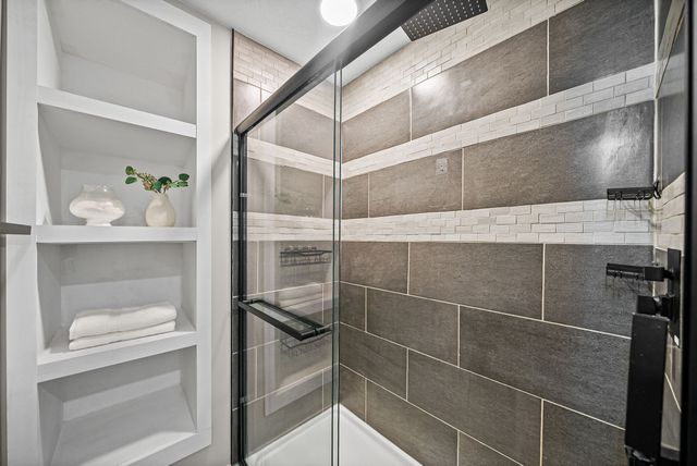 1815 Palamino Dr, Clarksville, TN 37042