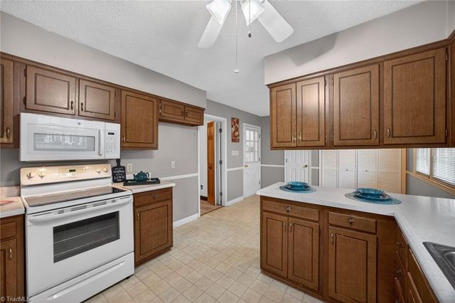 2300 Gordon Road, High Point, NC 27265