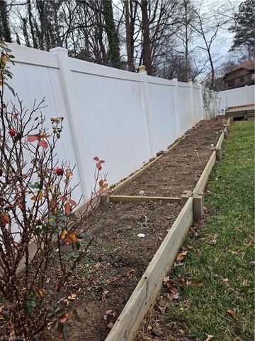 2300 Gordon Road, High Point, NC 27265