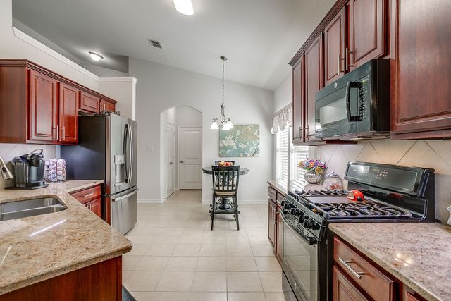 5843 Candlelight Lane, Grand Prairie, TX 75052