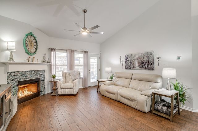 5843 Candlelight Lane, Grand Prairie, TX 75052