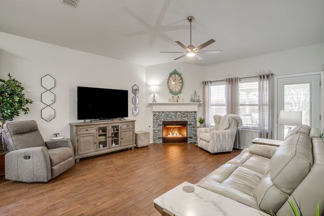 5843 Candlelight Lane, Grand Prairie, TX 75052