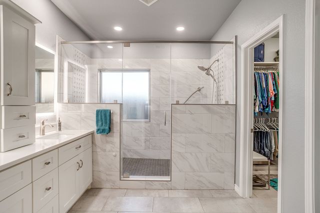 5843 Candlelight Lane, Grand Prairie, TX 75052