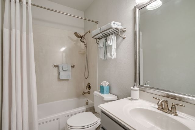 5843 Candlelight Lane, Grand Prairie, TX 75052