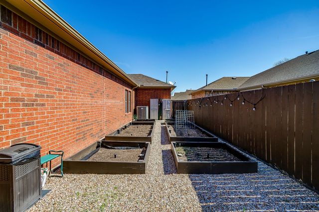 5843 Candlelight Lane, Grand Prairie, TX 75052