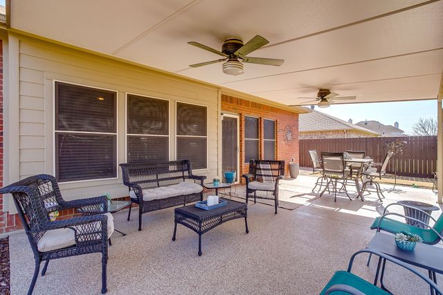 5843 Candlelight Lane, Grand Prairie, TX 75052