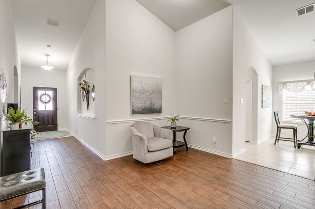 5843 Candlelight Lane, Grand Prairie, TX 75052